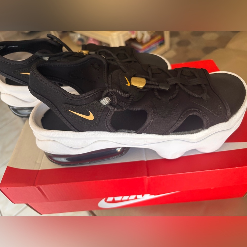Nike Air Max Koko Sandal - Black and Gold